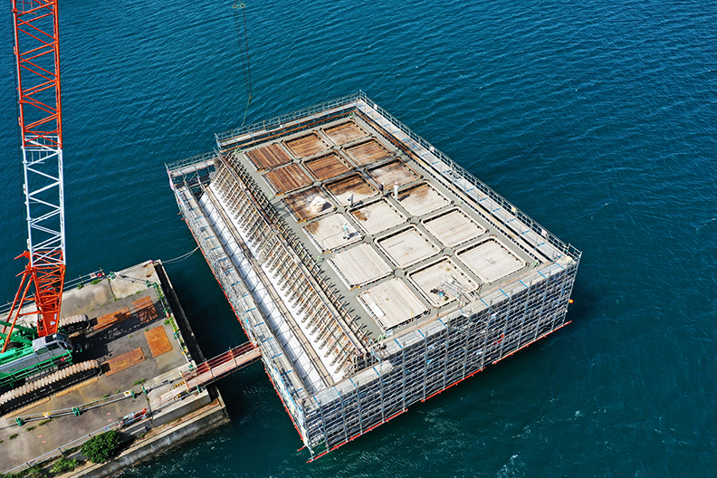 令和4年度細島港(外港地区)防波堤(南沖)ケーソン製作工事 | りんかい