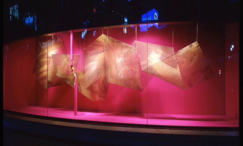 手」 | ウィンドウディスプレイ | 銀座・和光